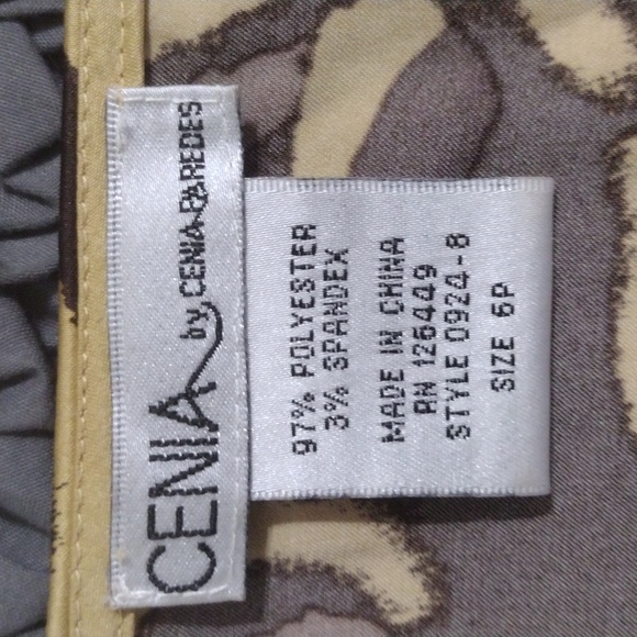 Floral Flutter Sleeve Blouse - Picture 6 of 6